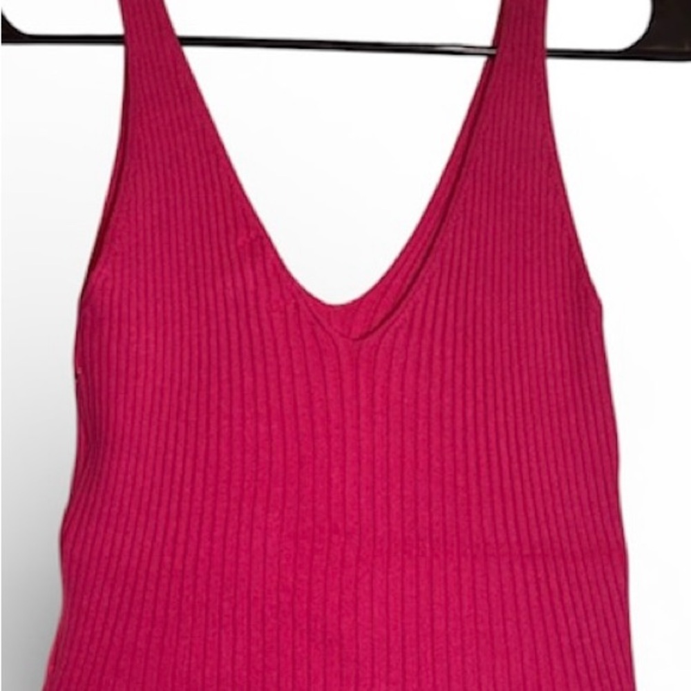 LA MIEL Magenta Ribbed Tank Top